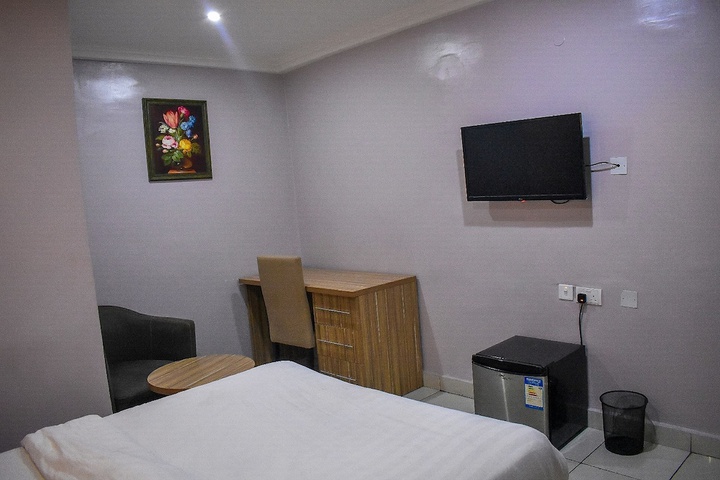 Room 15 of 41