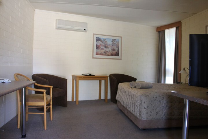 Room 26 of 47