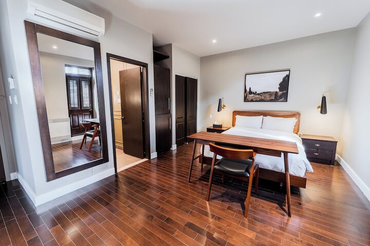 Room 52 of 89