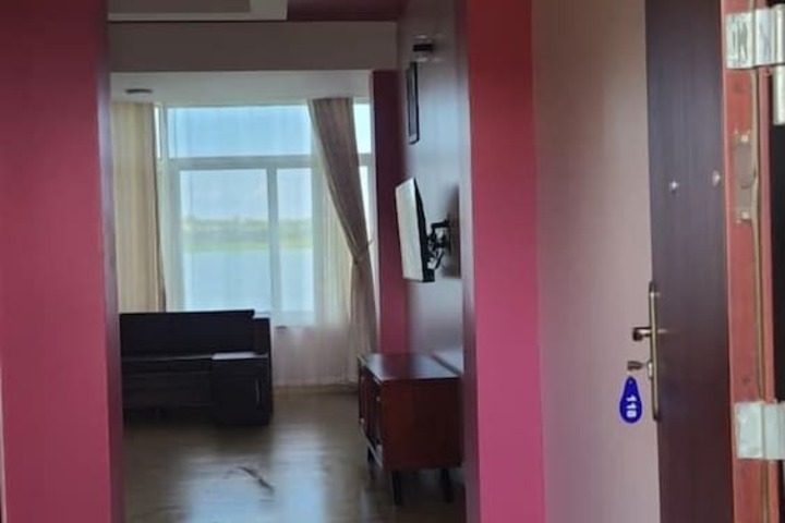Room 102 of 150