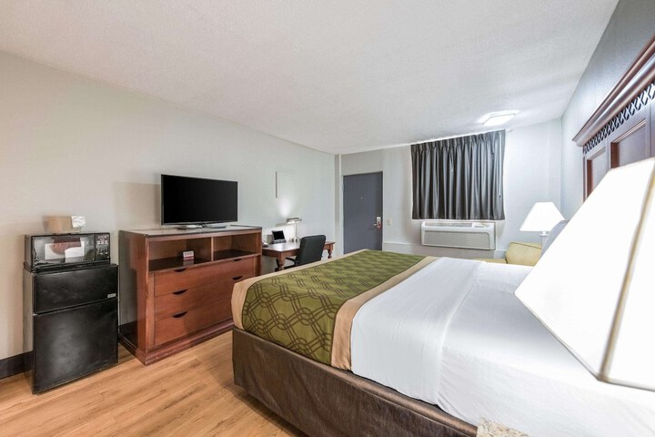 1 King Bed (1 of 3)