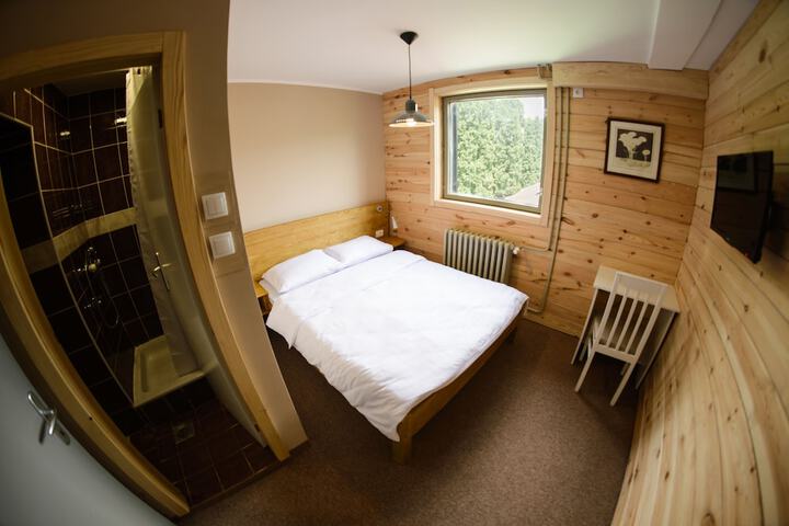 Room 3 of 20