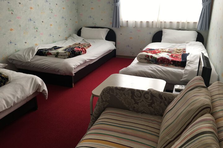 Room 16 of 36
