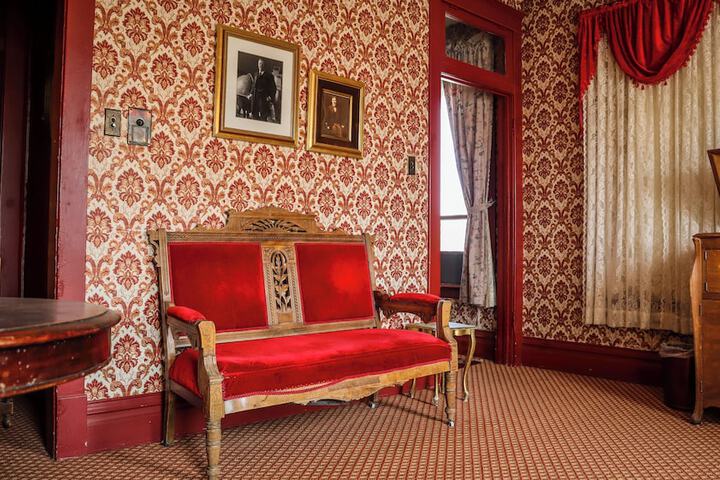 Room 15 of 41