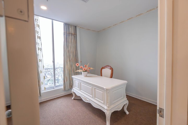 Room 54 of 184