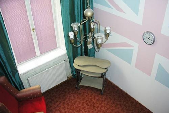 Room 3 of 16