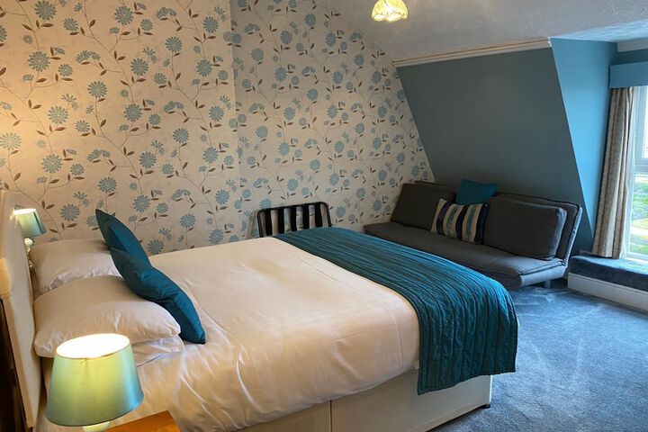Room 14 of 93