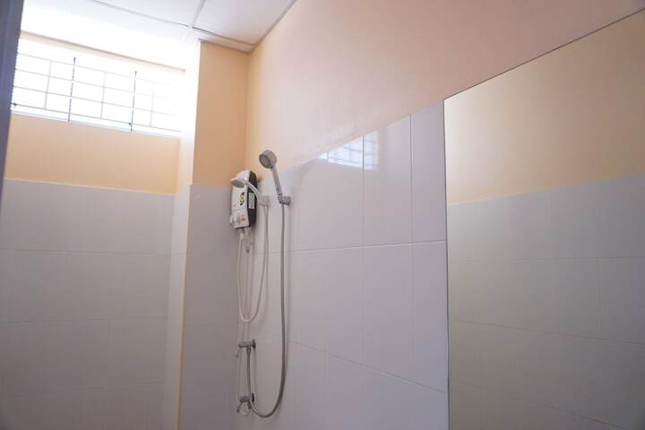 Room 32 of 38