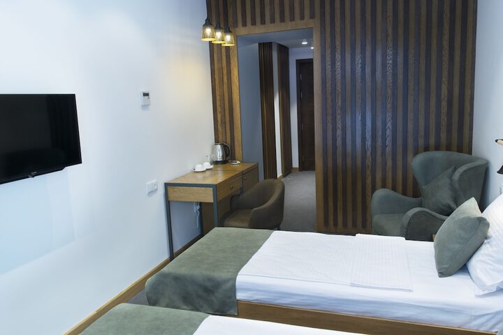 Room 11 of 49