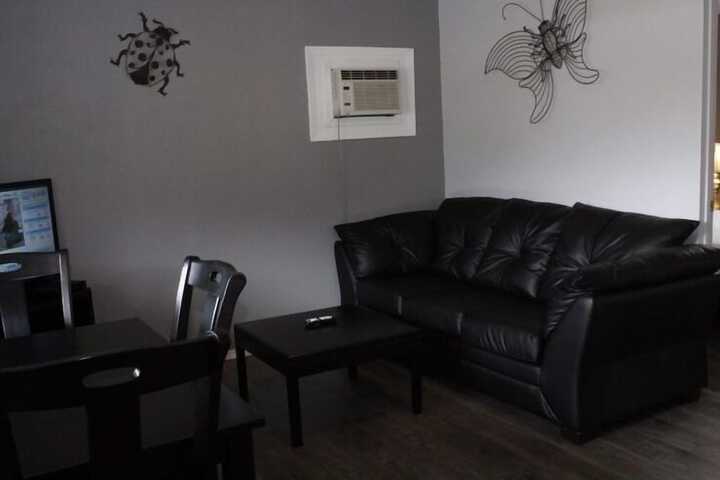 Room 8 of 38
