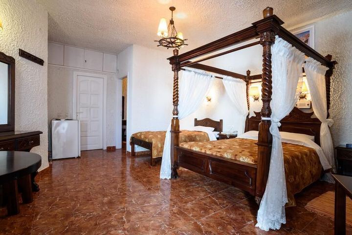 Room 9 of 49