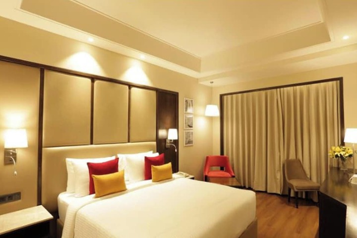 Room 35 of 74