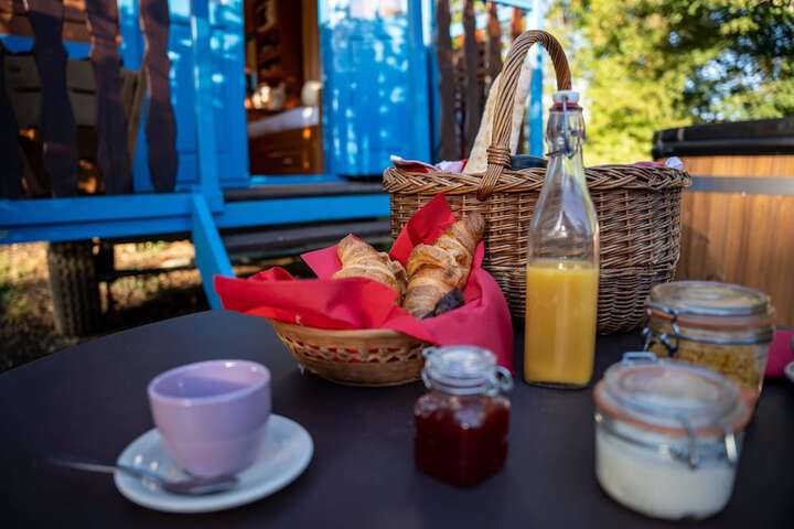 Breakfast/Coffee Service 16 of 23