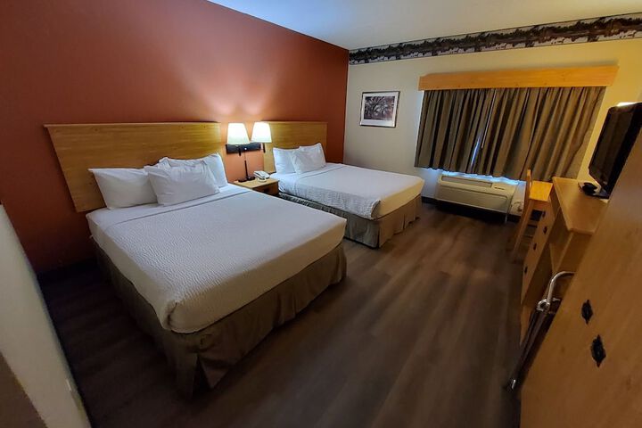 2 Queen Beds (4 of 6)
