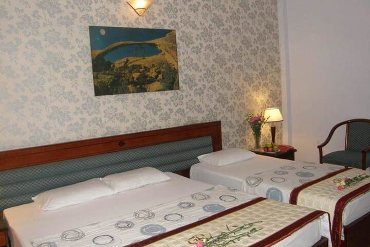 Room 6 of 67