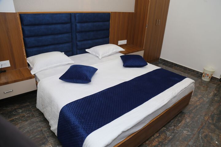 Room 15 of 26