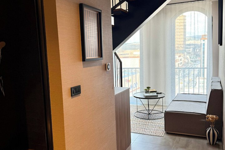 Room 25 of 104
