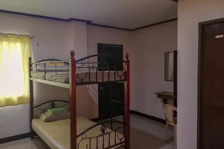 Room 7 of 11