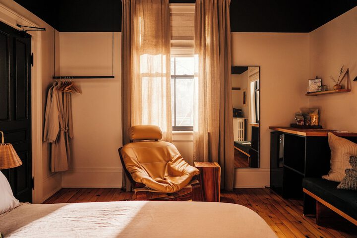 Room 3 of 39