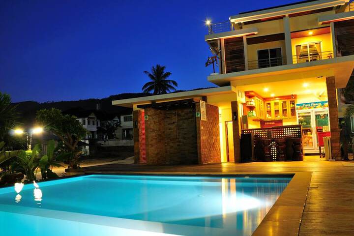 Pool Hotel