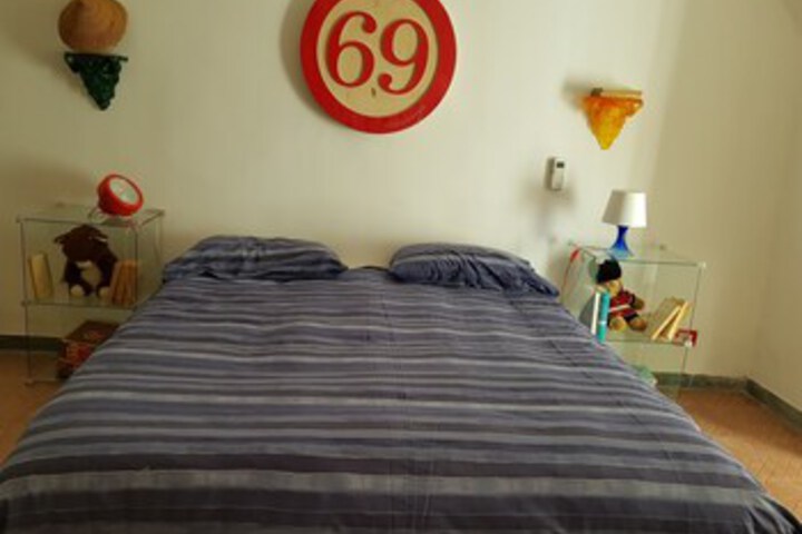 Room 70 of 76