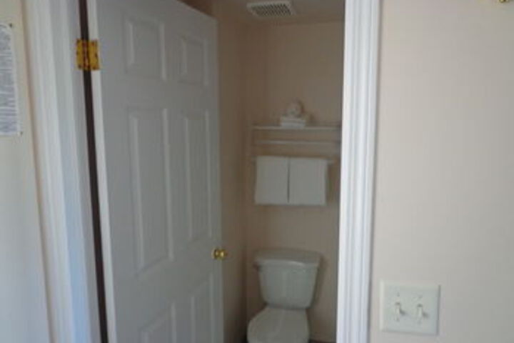 Room 2 of 53