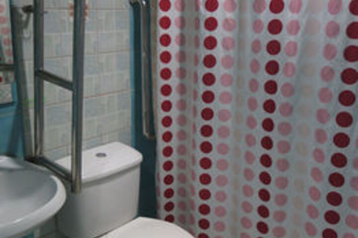 Room 6 of 74