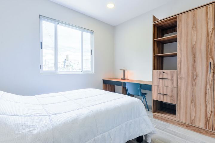 Room 73 of 228