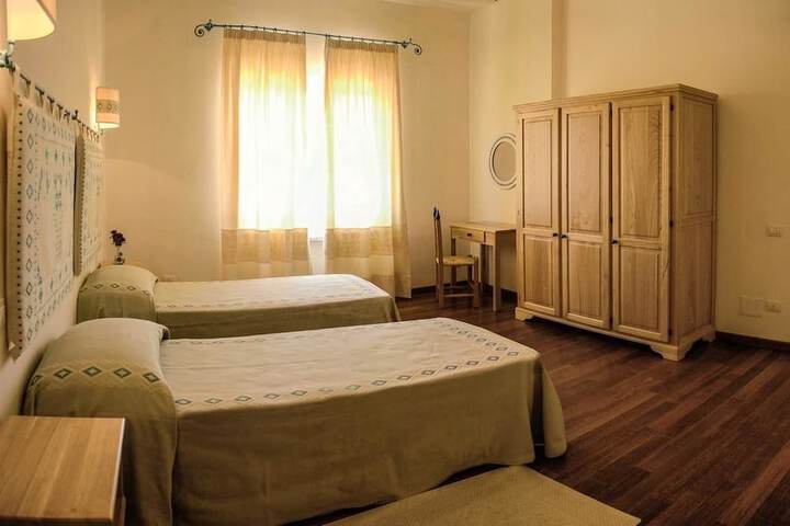 Room 4 of 46