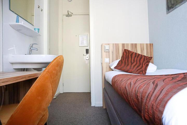 Room 90 of 112