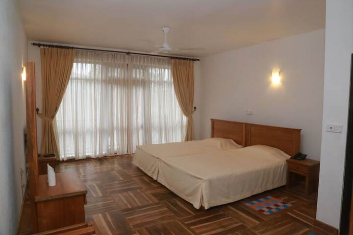 Room 6 of 38