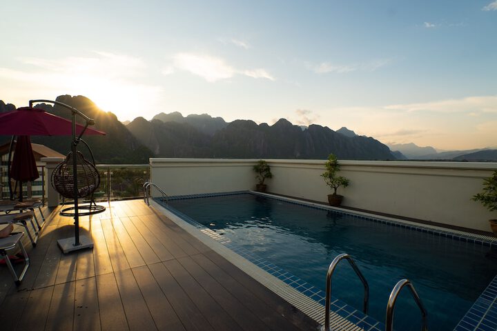 Sundeck 34 of 34