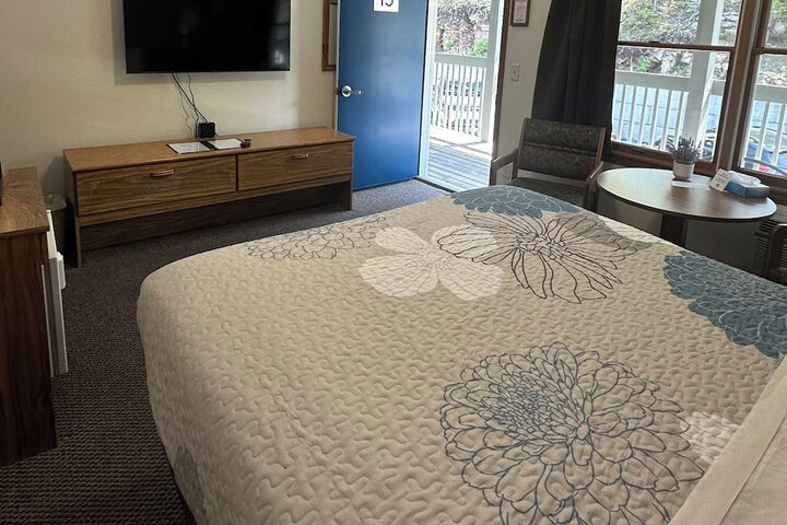 Room 6 of 48