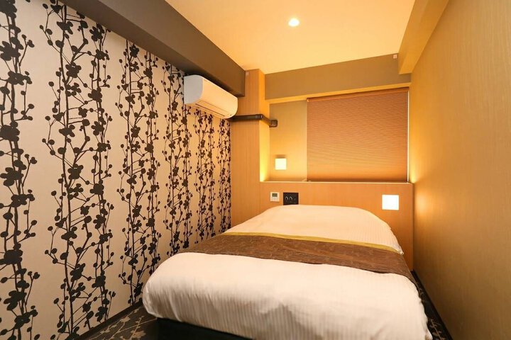 Room 14 of 38