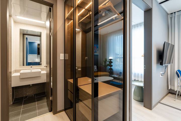 Room 37 of 45