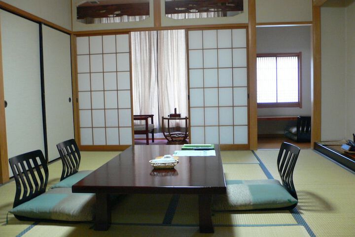 Room 2 of 22
