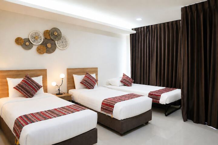 Room 35 of 103