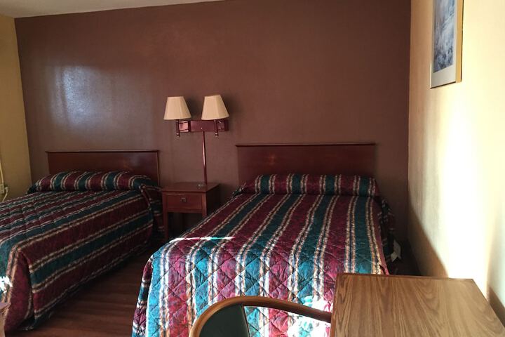 Room 6 of 18
