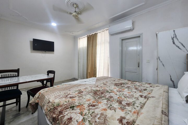 Room 9 of 46