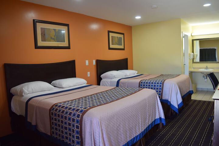 1 Queen Bed (27 of 55)