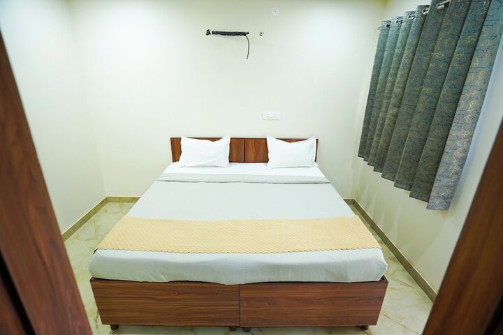 Room 17 of 77