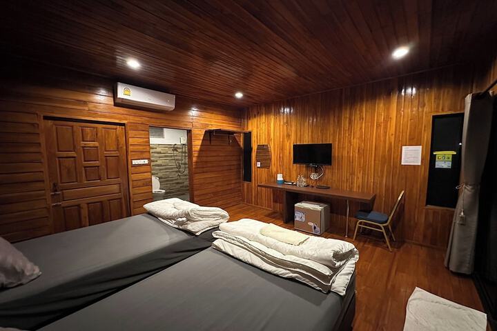 Room 15 of 65