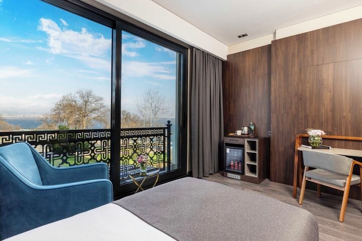 Room 32 of 63