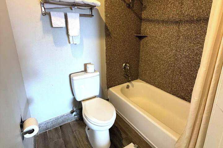 Room 15 of 22