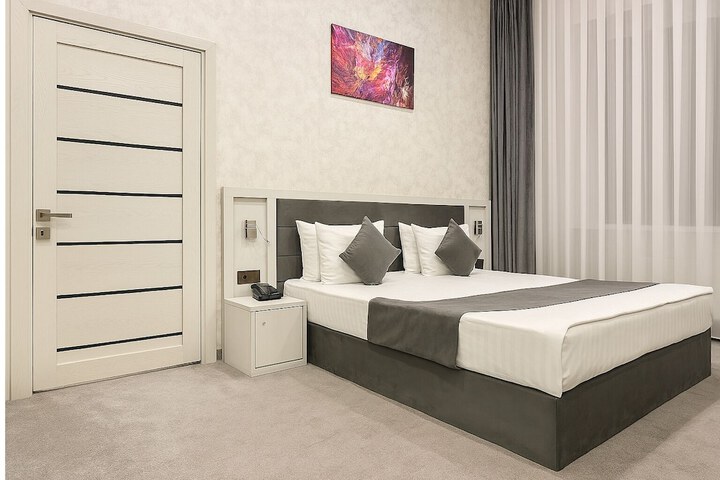 Room 17 of 74