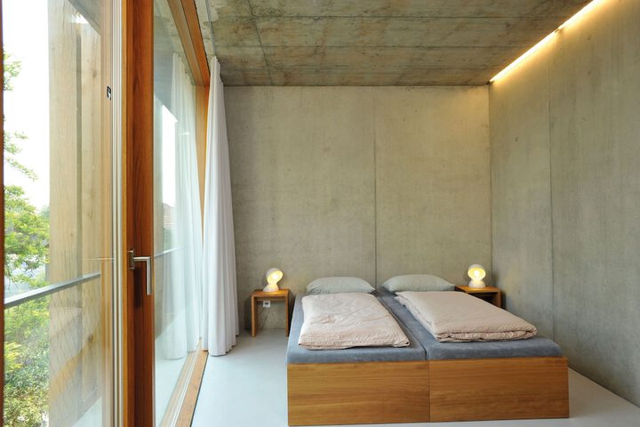 Room 6 of 39