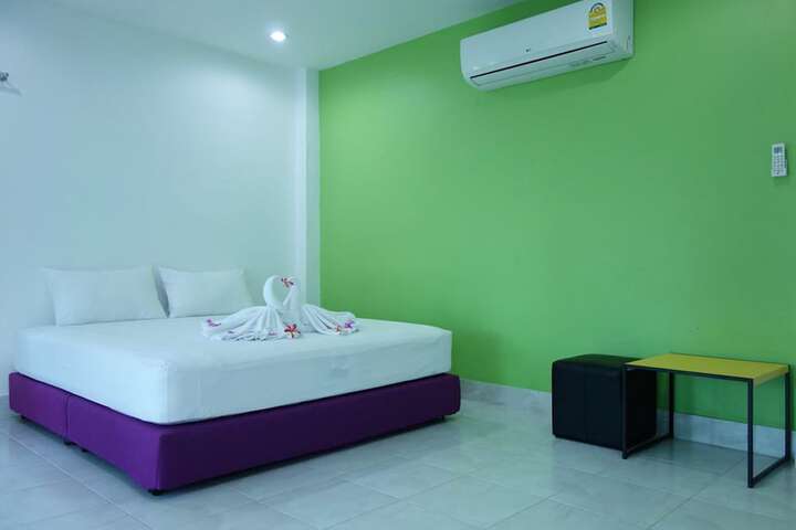Room 6 of 51