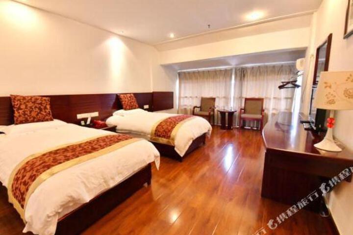 Wuyuan Junyue Hotel