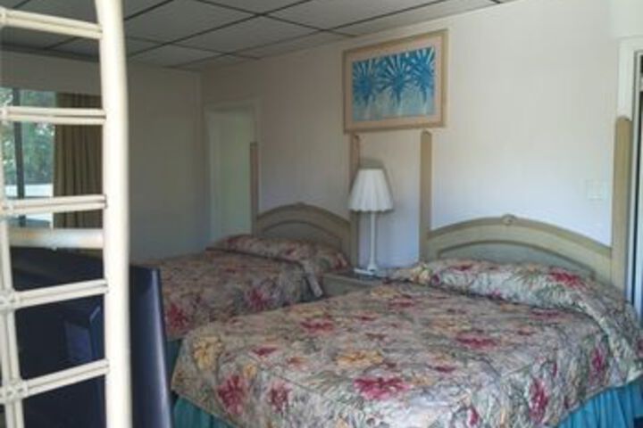 Room 16 of 38