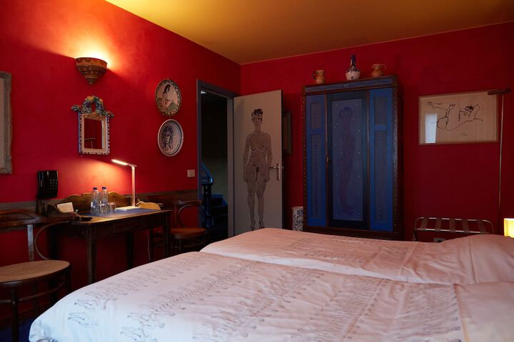 Room 30 of 64